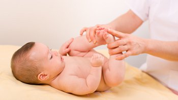 Изображение для статьи — Какие рефлексы должны быть у новорожденного ребенка?