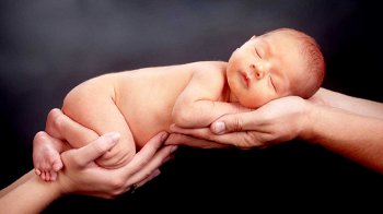 Изображение для статьи — Новорожденный малыш: что он видит, слышит и чувствует?